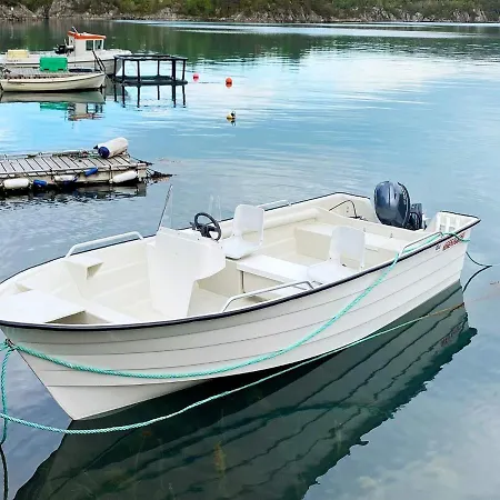 9 Person In Reksteren Haukafer