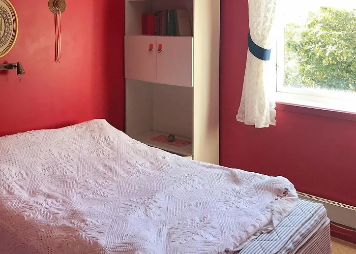 9 Person In Reksteren Haukafer