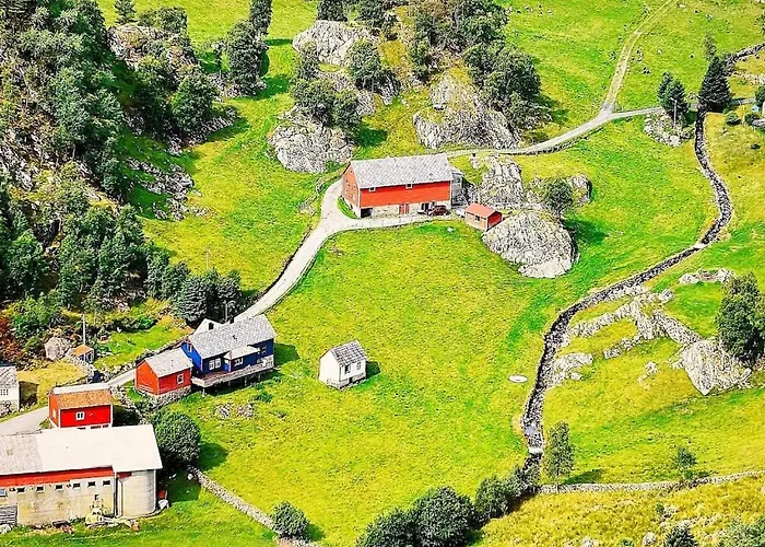 9 Person In Reksteren *