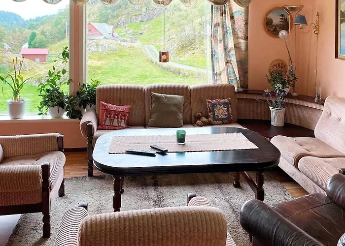 9 Person In Reksteren *